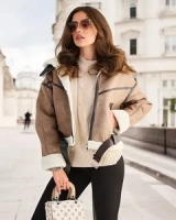 светлокафяв