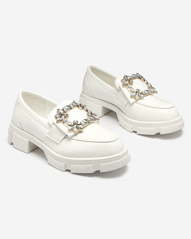 OUTLET Бели дамски мокасини със златен орнамент Coriol - Обувки