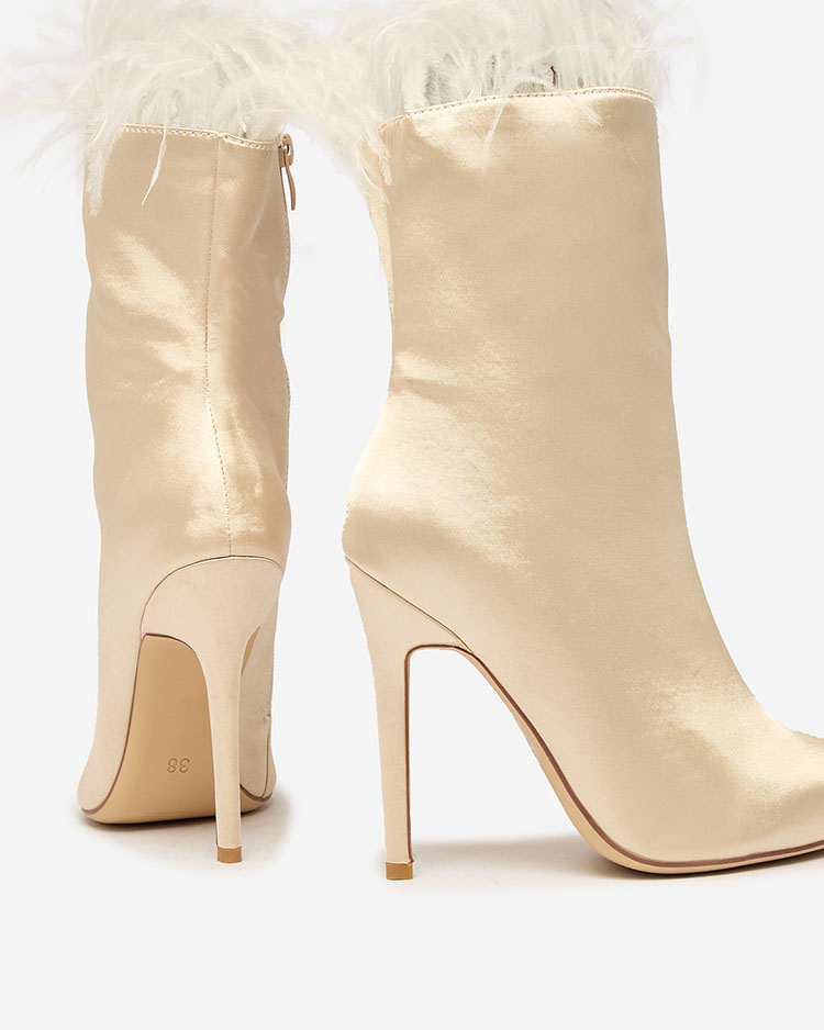 Royalfashion Бежови дамски ботуши с перо Wenelika