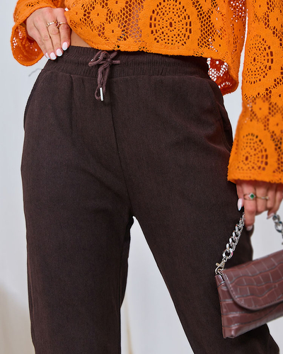 Royalfashion Тъмнокафяв дамски панталон от велур