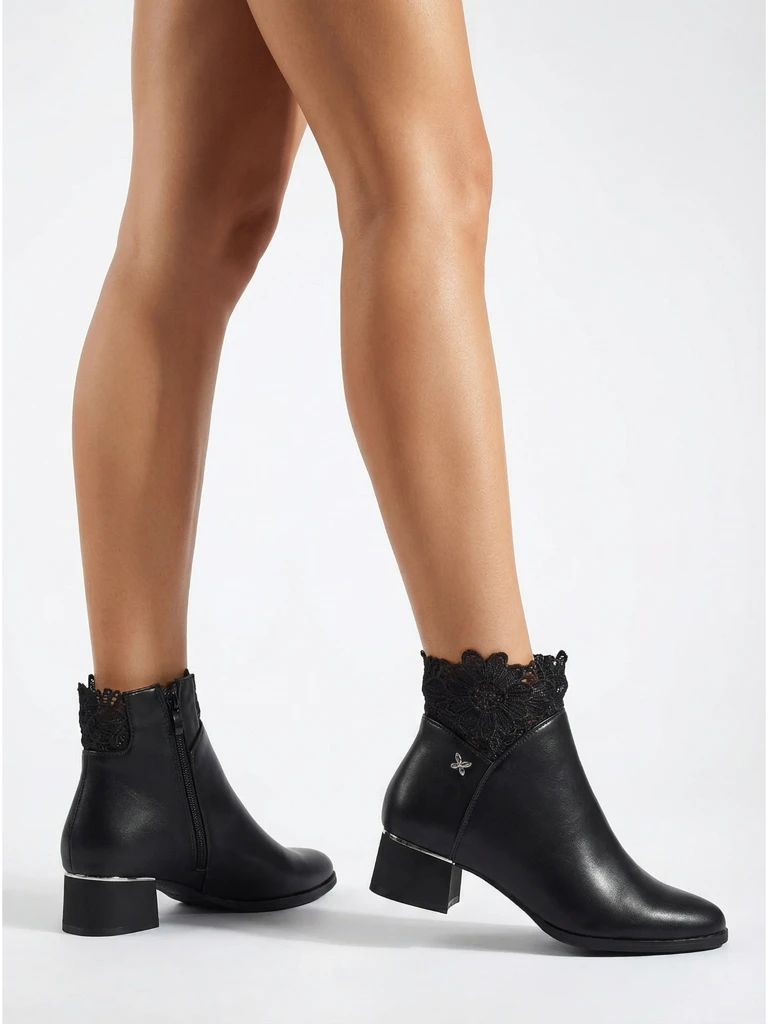 Дамски еко кожени боти с дантела Velmi