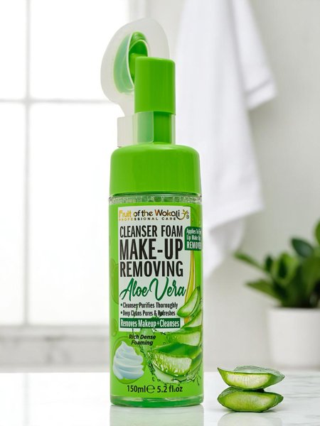 Почистваща и овлажняваща пяна за лице с алое и четка