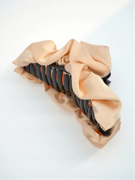 Royalfashion Фиба за коса от сатениран плат – елегантна закопчалка