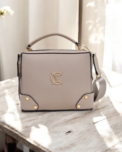 светлокафяв || оранжев