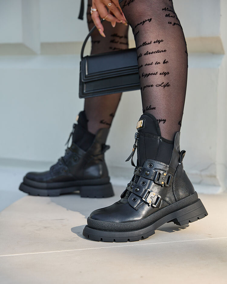 Royalfashion Черни дамски ботуши за багаж, украсени с шипове Dozilda