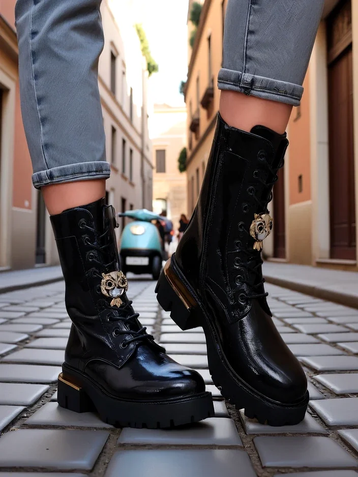 Royalfashion дамски боти с патентна кожа Tesiolle