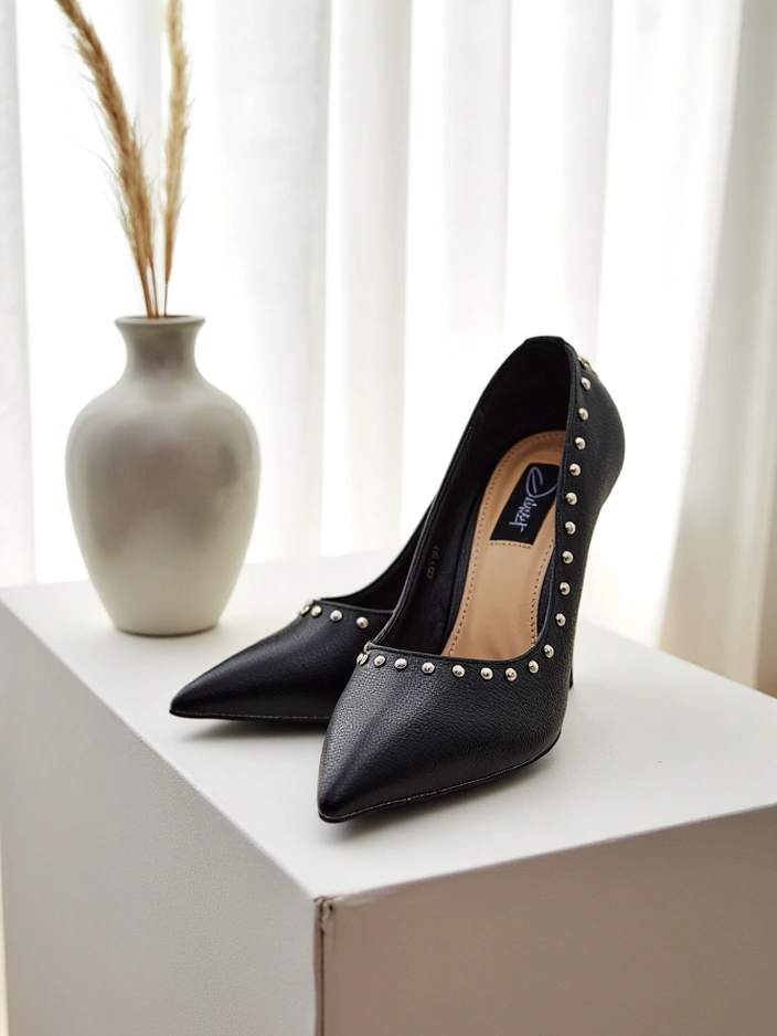 Royalfashion Дамски токчета с шипове Koscalle