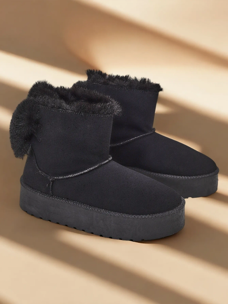 Royalfashion Дамски ботуши a'la snow boots в черно Goroggo