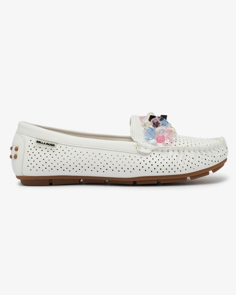 Royalfashion Дамски ажурни мокасини в бяло с декоративни кристали Cizzas