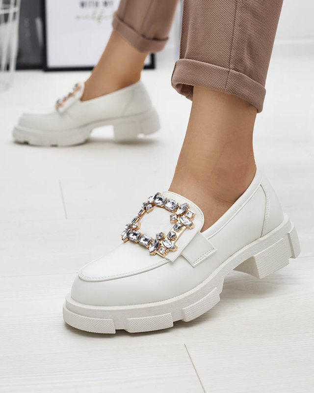 OUTLET Бели дамски мокасини със златен орнамент Coriol - Обувки