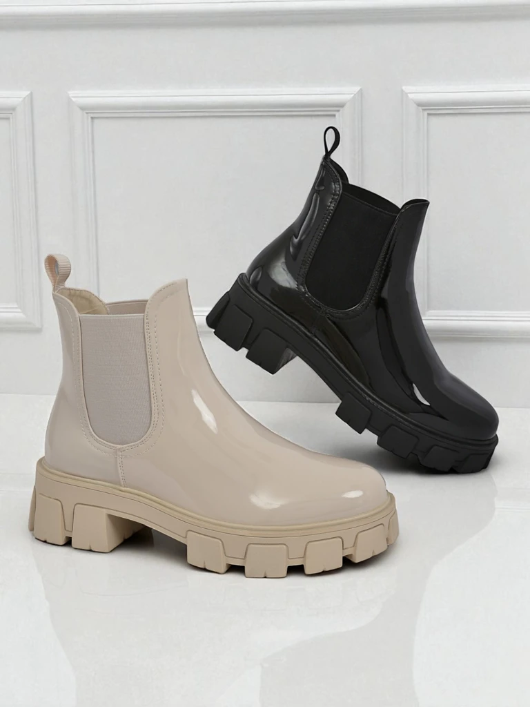 Royalfashion Боти на масивна подметка от еко лакирана кожа Calista Weide