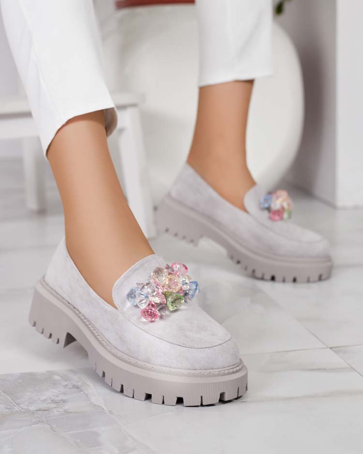 Светлосиви дамски мокасини с цветни мъниста Hetika - Обувки