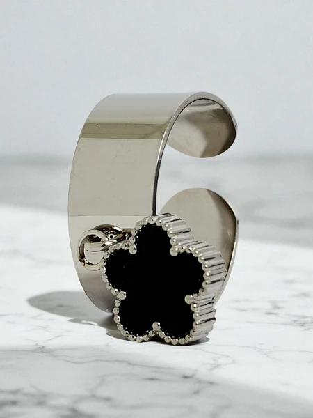 Гривна Dolce Vita с декоративни талисмани