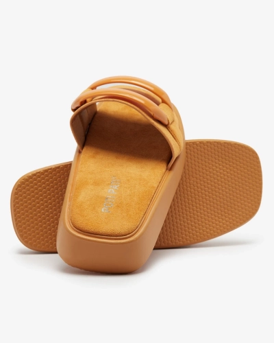 Кафяви дамски джапанки от еко велур Omve - Обувки