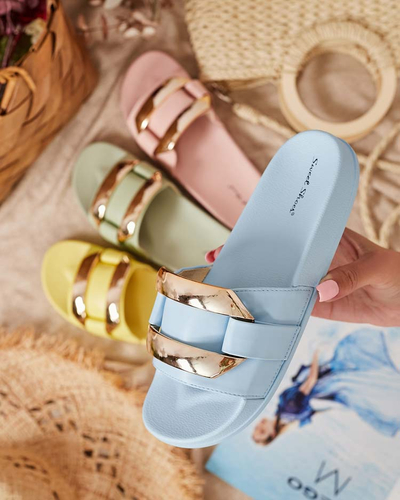 Niebieskie damskie klapki ze złotą ozdobą Serina - Obuwie