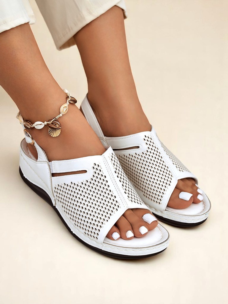 Royalfashion Дамски сандали на нисък ток Mira