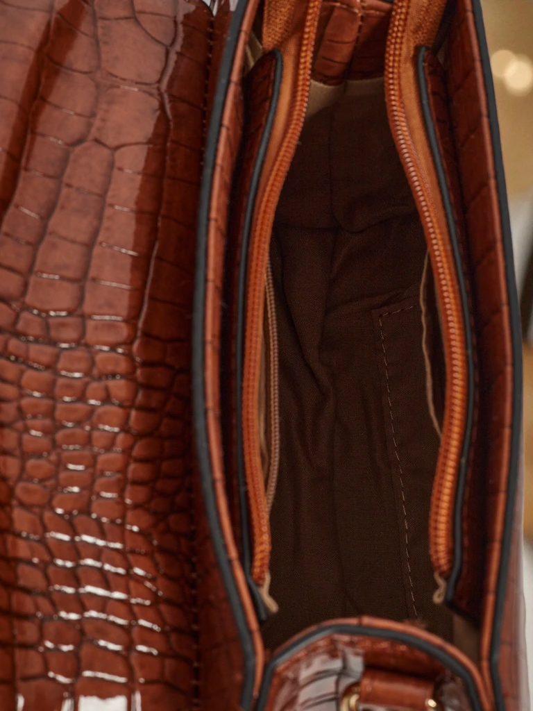 Лакирана малка дамска чанта от еко кожа Lunaya