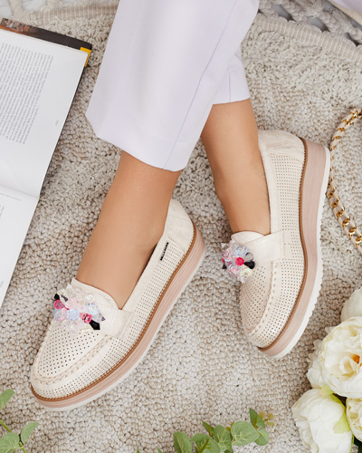 Royalfashion Мокасини с цветни камъни Restea