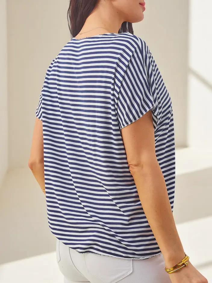 Блуза от вискоза за жени Royalfashion с райета, къси ръкави и бляскаво покритие