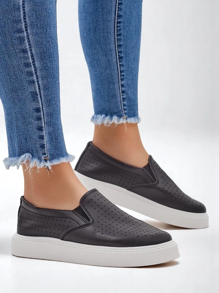 Royalfashion Дамски перфориран обувки Emillia