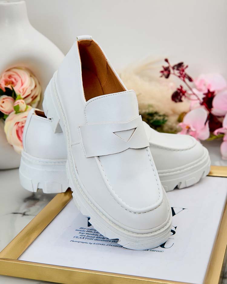 Royalfashion Елегантни дамски мокасини Xicci