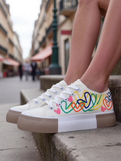 Royalfashion дамски кецове с принт на сърца Sercess