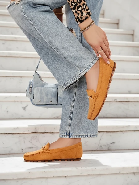 Дамски мокасини Camel Aurelia велурени с декорация - комфорт и стил на равна подметка