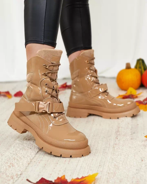 Royalfashion Дамски лакирани ботуши в светлокафяво Setogy