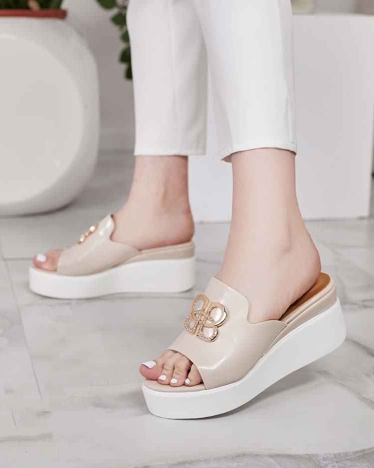 Royalfashion Лакирани дамски джапанки на Sailla