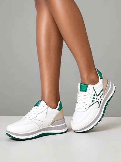 Дамски маратонки Royalfashion с блестящи детайли