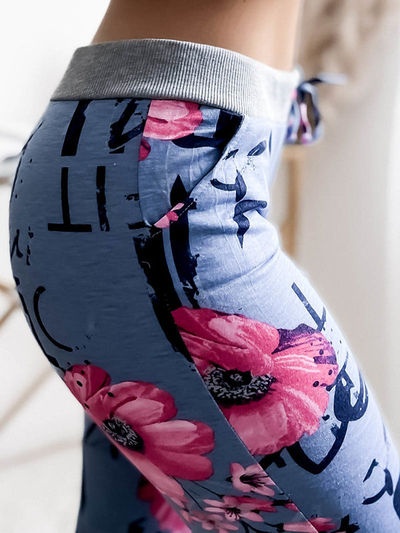 Niebiesko- różowe spodenki damskie 3/4 z printem PLUS SIZE- Odzież