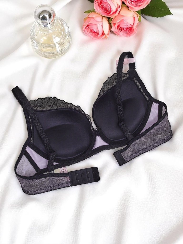 Royalfashion Дамски сутиен с повдигащ ефект и дантела Romance Push-Up