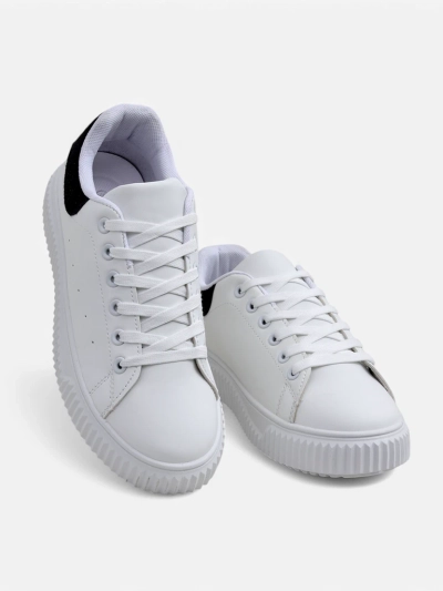 Дамски сникърси Callista на платформа от екологична кожа, бели и черни