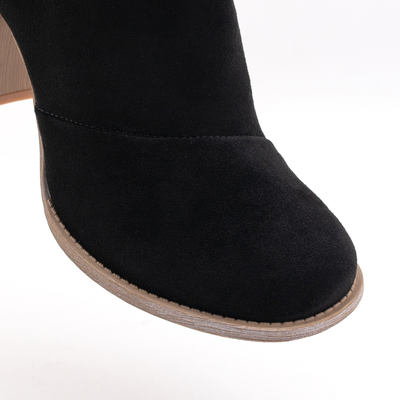 Damskie botki z wycięciami w czarnym kolorze Plinara - Obuwie