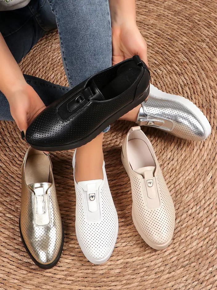 Royalfashion обувки за жени с перфорация тип slip-on Goffies
