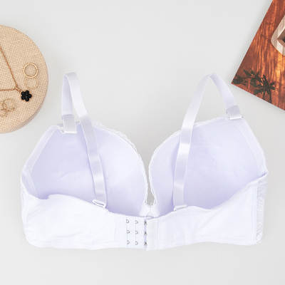 Biustonosz biały z ozdobną koronką- Bielizna