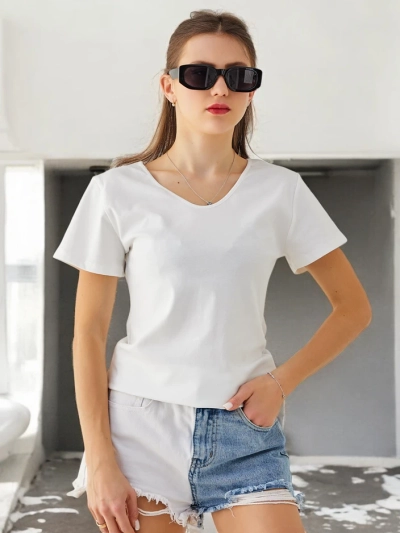 Рокля на модата Дамска памучна тениска с дантела на гърба