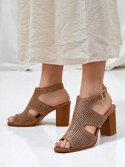 Royalfashion дамски перфорирани сандали на широк ток Abetle