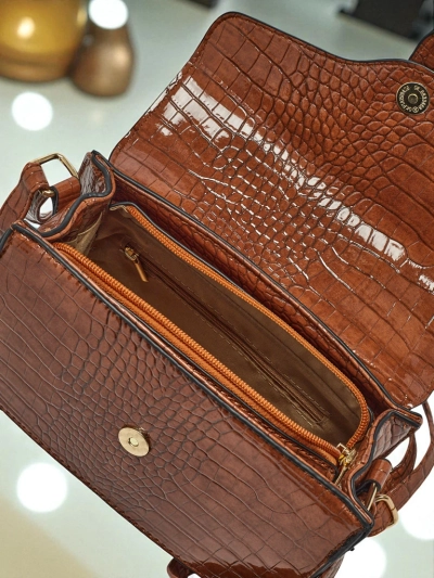 Лакирана малка дамска чанта от еко кожа Sable Mist