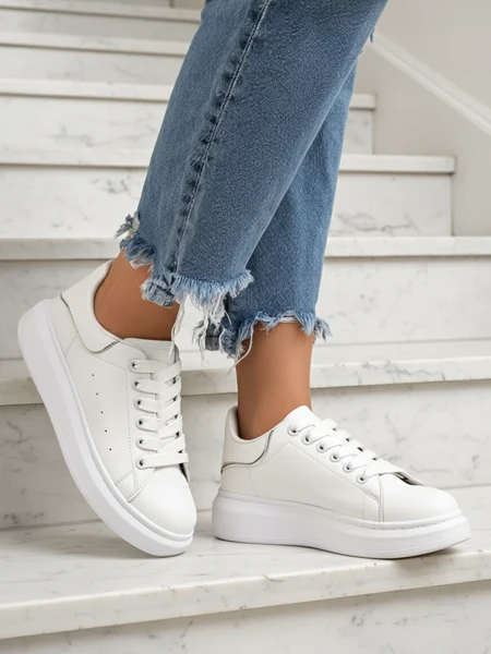 Бели спортни сникърси Athena от еко кожа