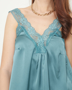 тъмнозелено