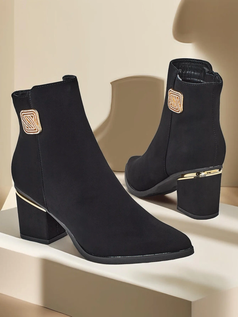 Дамски ботуши на Royalfashion Esolur
