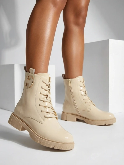 Лакирани дамски боти с връзки Kalen