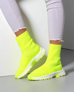 тъмнозелено