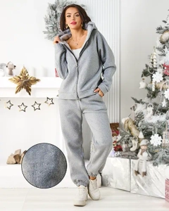 гълъбово сиво