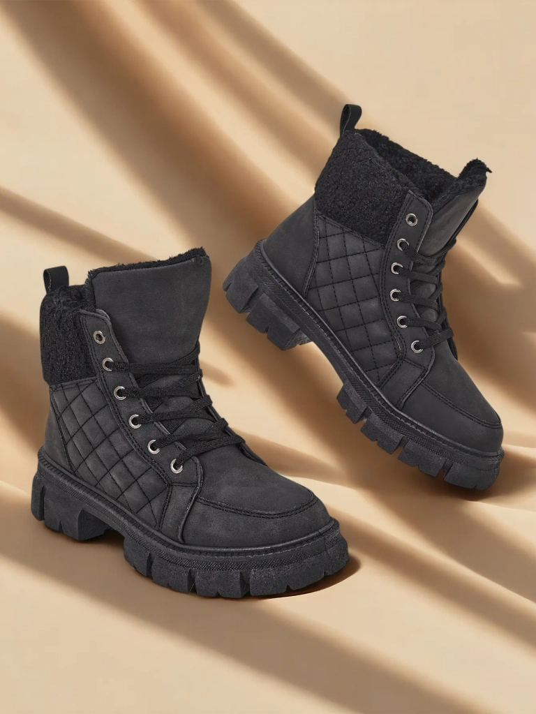 Royalfashion Черни дамски изолирани ботуши Hogenaf