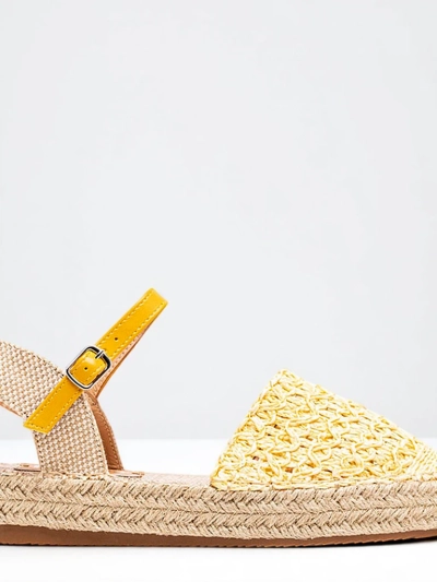 Żółte damskie espadryle z ażurową cholewką Triumf - Obuwie