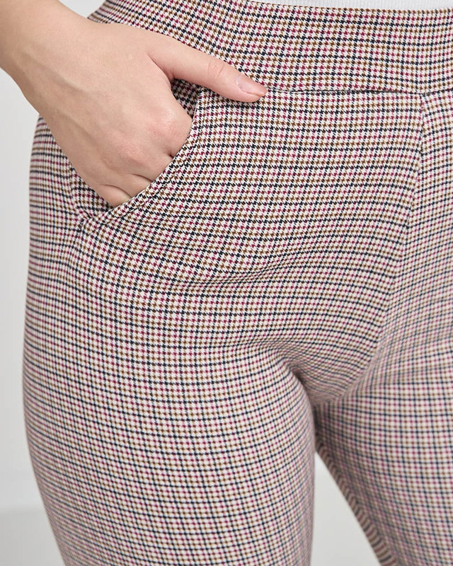 Дамски карирани гащеризони в кестеняво и черно - Облекло