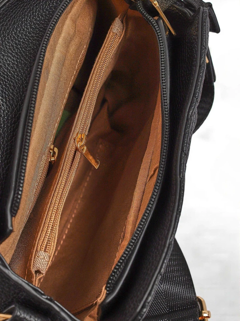 Черна дамска чанта Demetra от екологична патентована кожа, елегантна