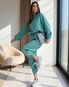 тъмнозелено